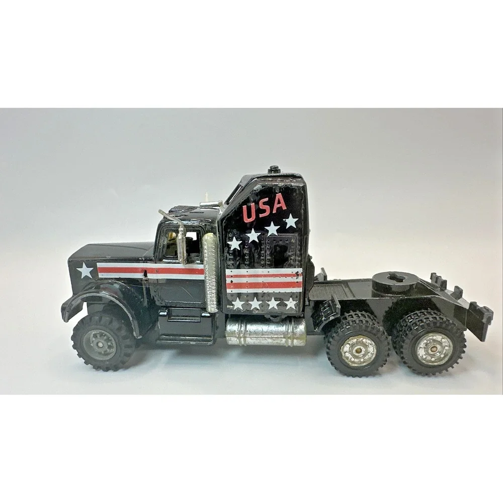 Vintage 1982 Zee Toys Kenworth Aerodyne Semi Truck USA Die Cast Black Rig